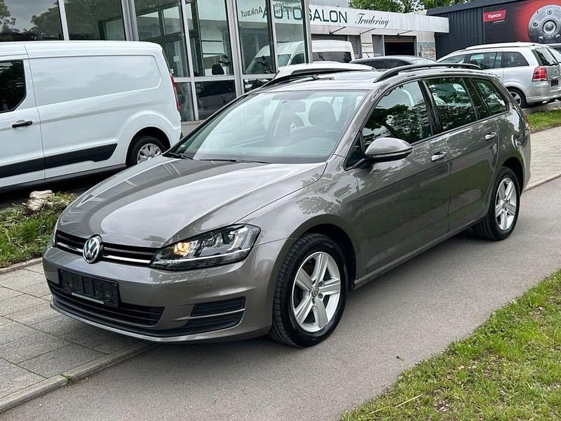 Grau Gebraucht 2014 VW Golf VII Comfortline Kombi | 7.490 € (Fairer Preis) - Bild 1/4