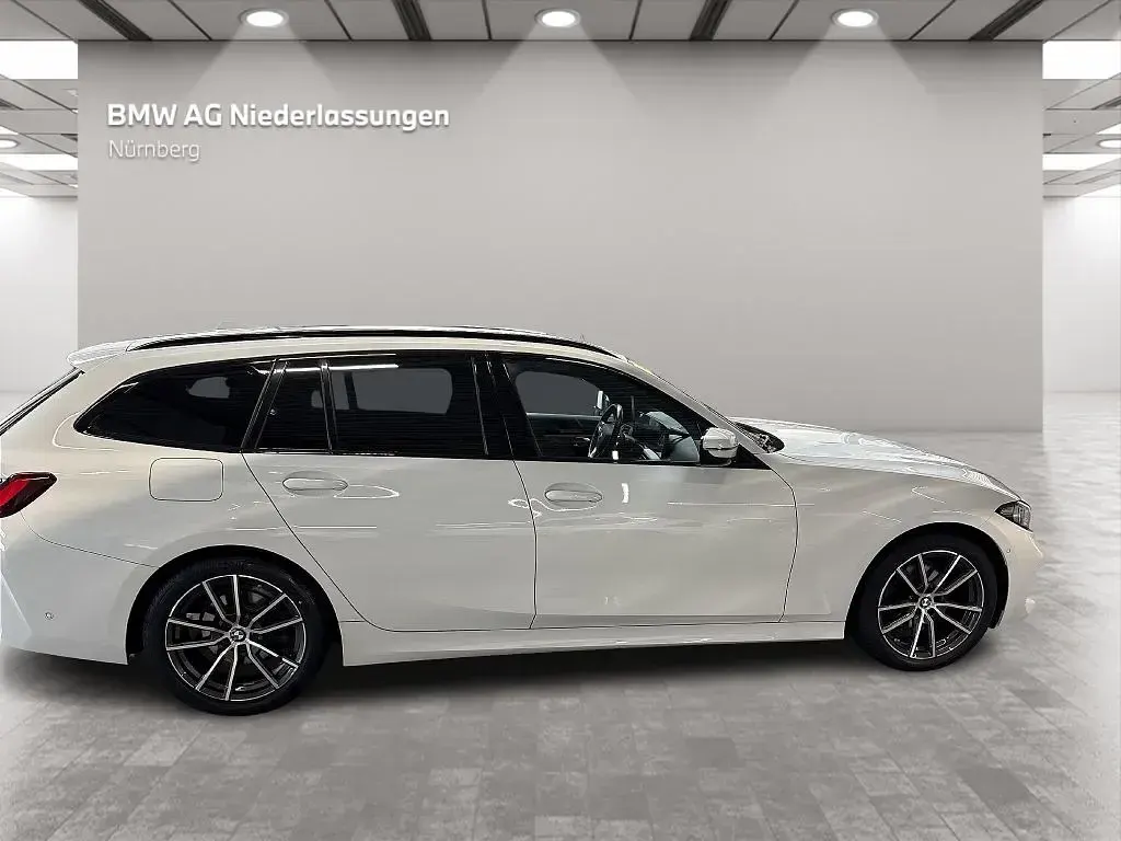 Gebraucht BMW 320 Performance 184 PS (135 kW) 2023 Weiß Kombi