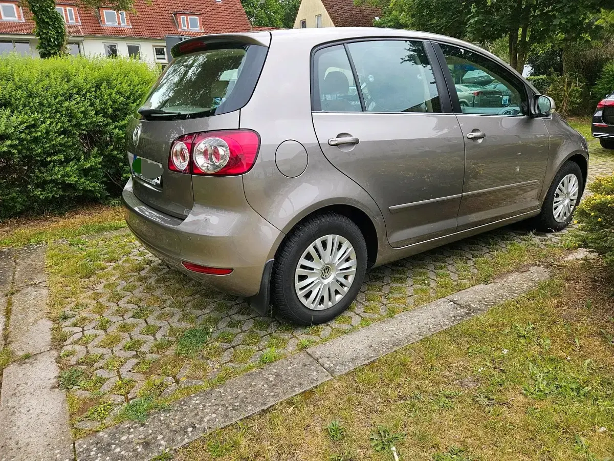 Gebraucht VW Golf VII Highline 105 PS (77 kW) 2012 Beige Limousine