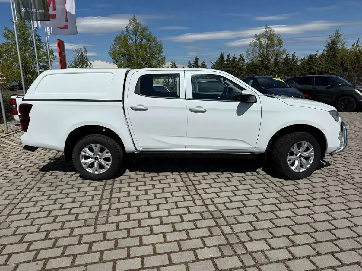 Second-hand Isuzu D-Max 163 CP (119 kW) 2023 Alb Pickup