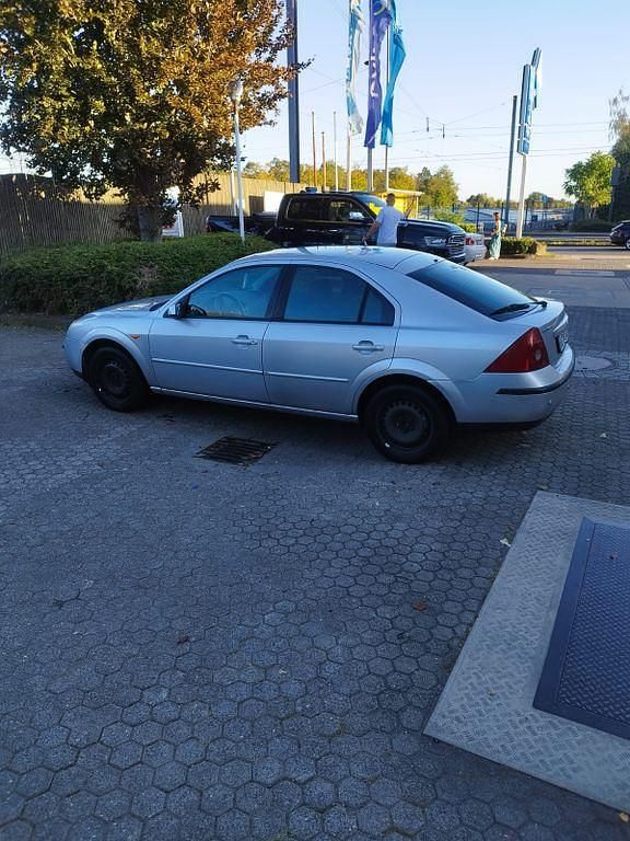 Brugt Ford Mondeo Ambiente 110 HK (80 kW) 2001 Grå Sedan