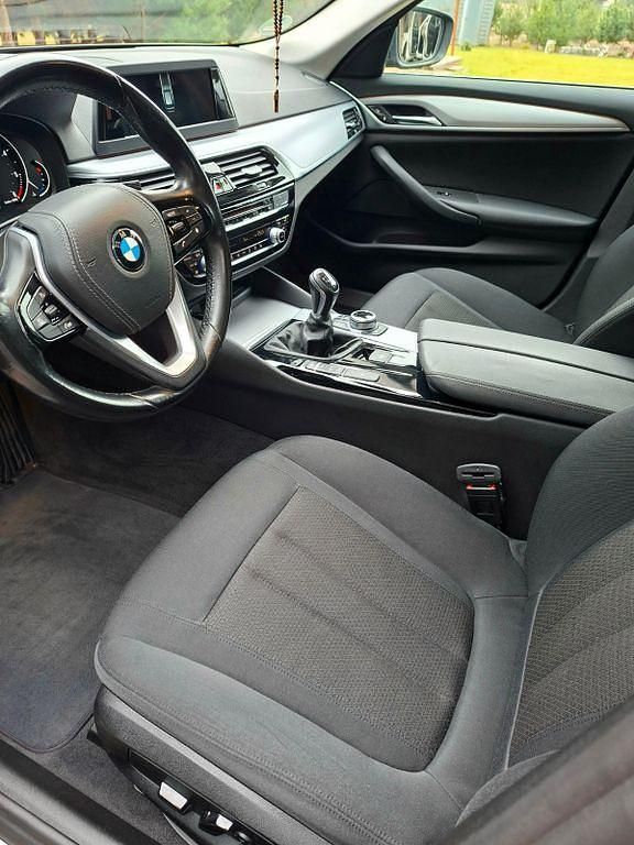 Gebraucht BMW 520 190 PS (139 kW) 2017 Silber Kombi