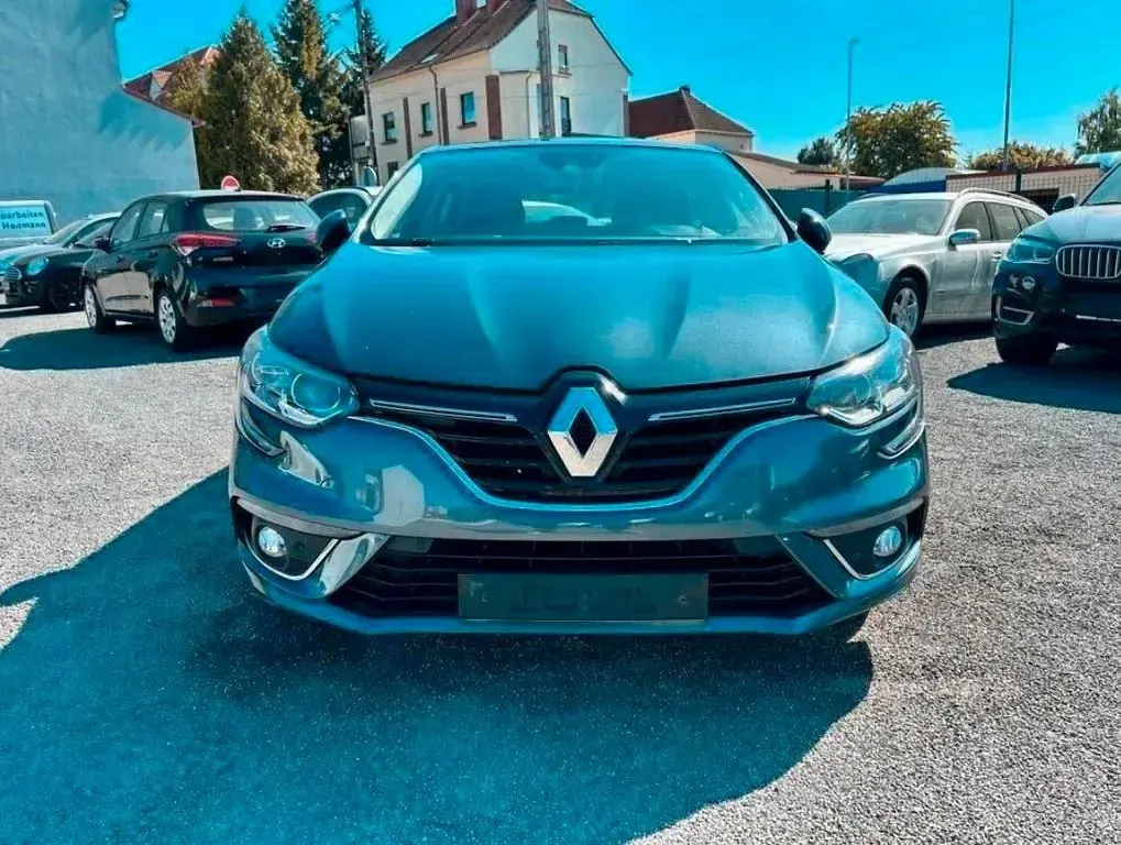 Gebraucht Renault Mégane Business 116 PS (85 kW) 2019 Grau Limousine