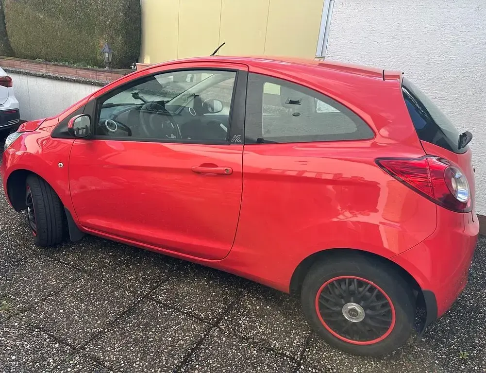 Gebraucht Ford Ka Trend 69 PS (50 kW) 2012 Rot Kleinwagen
