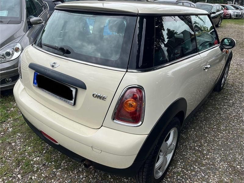 Gebraucht Mini ONE 75 PS (55 kW) 2010 Weiß Kleinwagen
