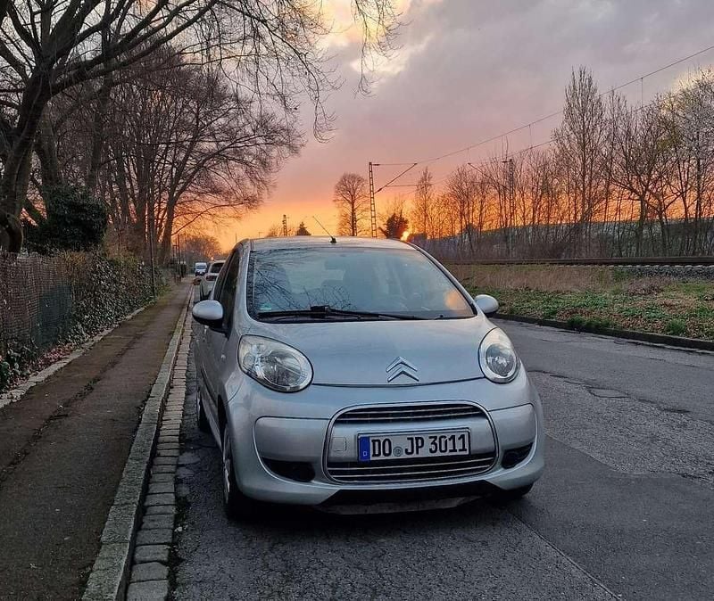 Gebraucht Citroën C1 Style 68 PS (50 kW) 2010 Silber Kleinwagen