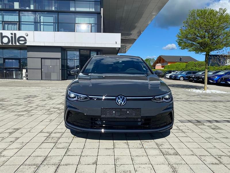 Gebraucht VW Golf VII 150 PS (110 kW) 2021 Uranograu/grau Kleinwagen