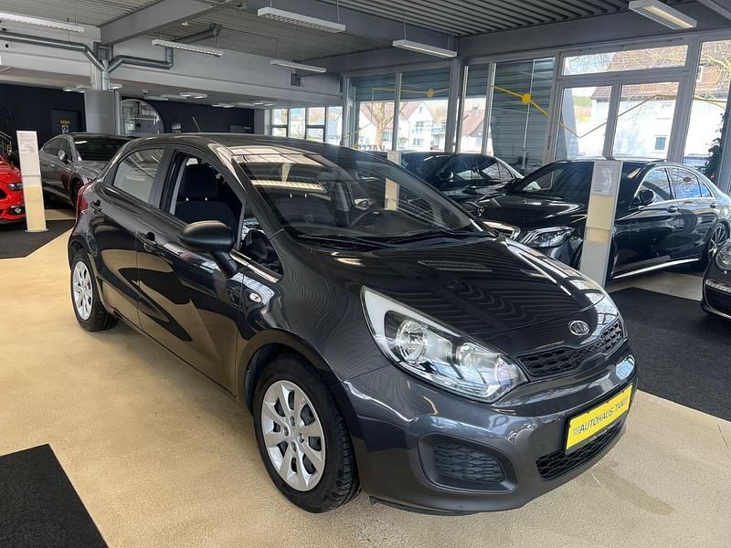 Gebraucht Kia Rio Attract 86 PS (63 kW) 2012 Grau Kleinwagen