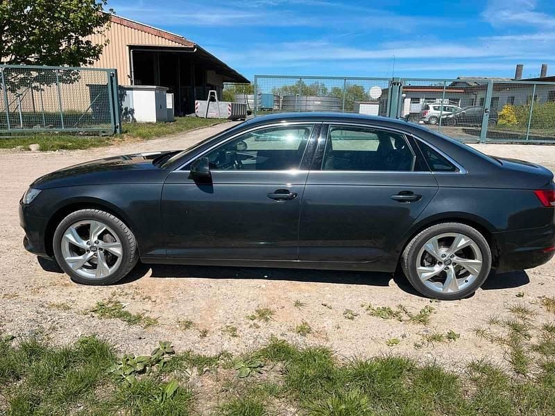 Gebraucht Audi A4 Comfort 192 PS (141 kW) 2016 Grau Limousine