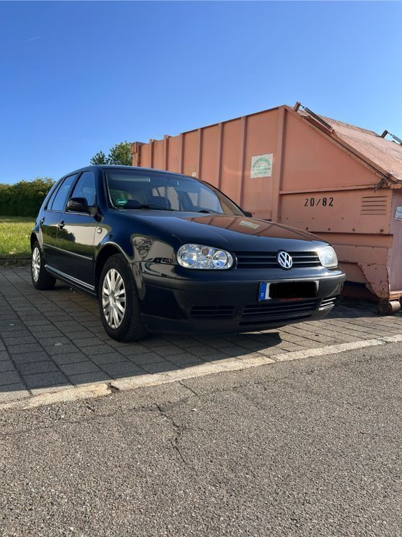 Schwarz Gebraucht 1998 VW Golf IV Basis Limousine | 2.490 € (Etwas zu teuer) - Bild 1/4