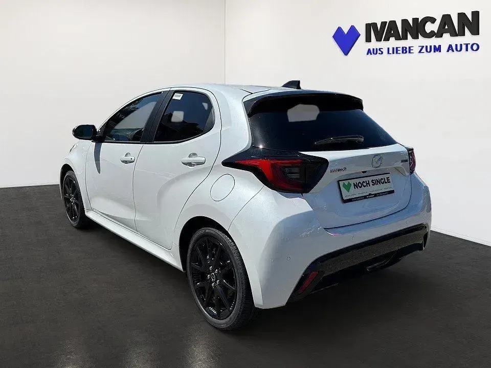 Neu Mazda 2 Homura-Line 116 PS (85 kW) 2025 Northern white pearl Limousine