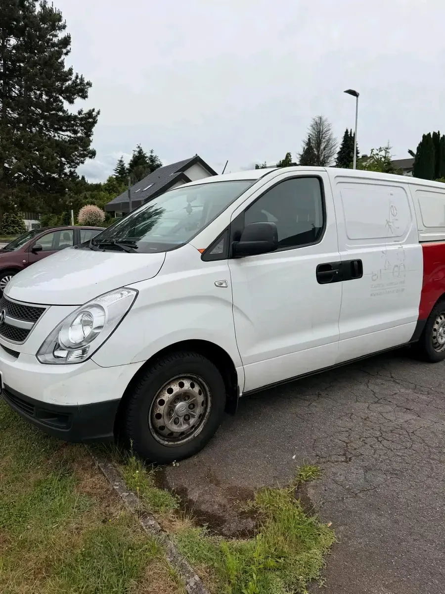 Gebraucht Hyundai H-1 116 PS (85 kW) 2011 Weiß Van / Kleinbus