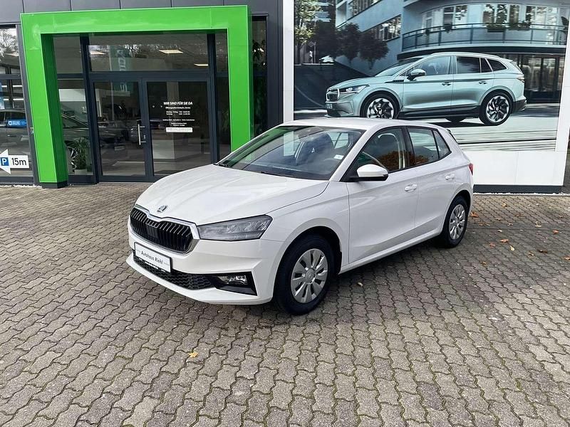Neu Skoda Fabia Essence 80 PS (58 kW) 2025 Candyweiss Kleinwagen
