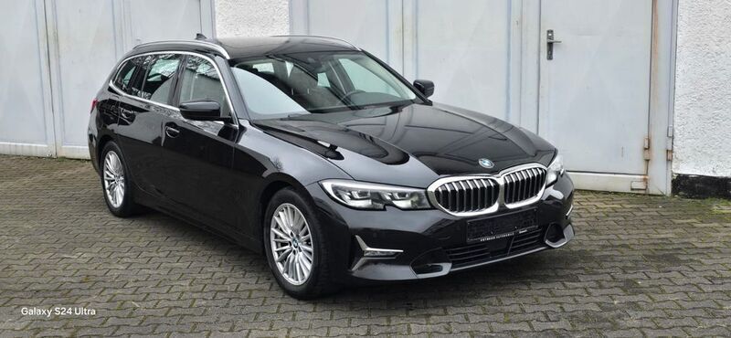 Schwarz Gebraucht 2020 BMW 320 Luxury Line Limousine | 20.900 € (Superpreis) - Bild 1/4
