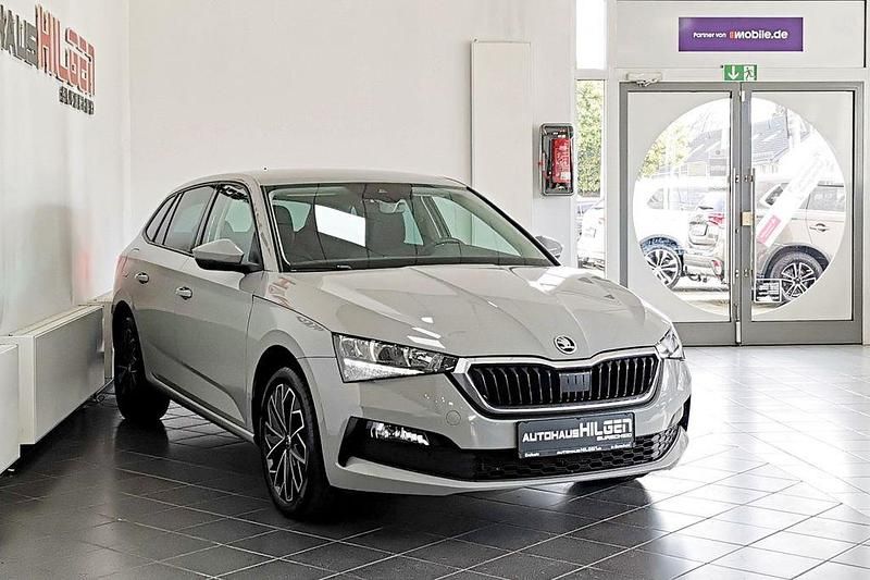 Gebraucht Skoda Scala Style 150 PS (110 kW) 2020 Grau Kleinwagen