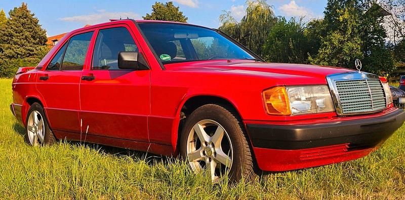 Gebraucht Mercedes 190 109 PS (80 kW) 1990 Rot Limousine