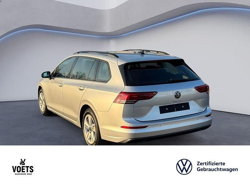 Gebraucht VW Golf VIII Life 131 PS (96 kW) 2023 Silber Kombi