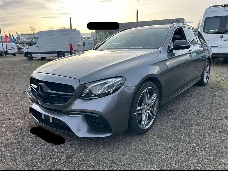Selenitgrau Gebraucht 2017 Mercedes E400 AMG line Kombi | 26.979 € (Guter Preis) - Bild 1/4