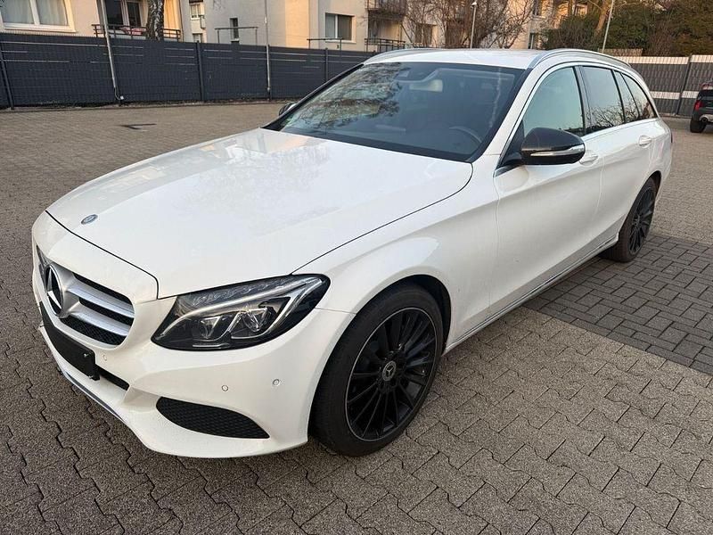 Gebraucht Mercedes C220 AMG line 170 PS (125 kW) 2014 Weiß Limousine
