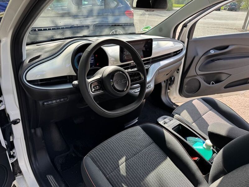 Gebraucht Fiat 500e Icon 86 kW (118 PS) 2021 Weiß Cabrio