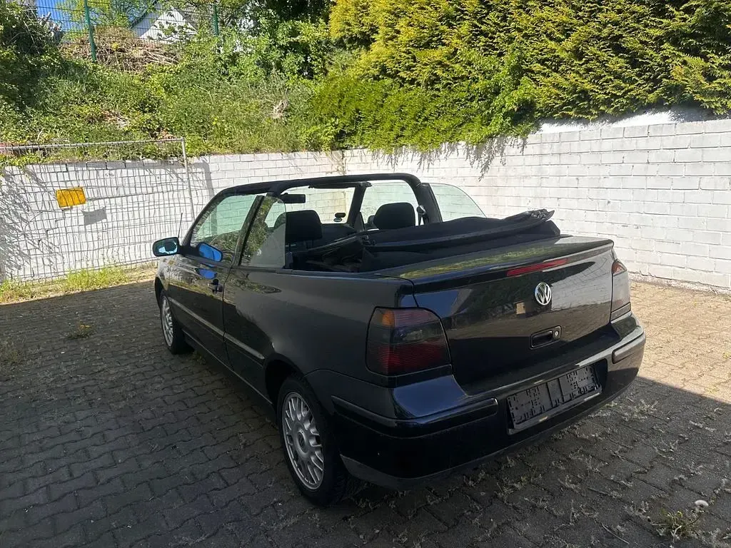 Używany VW Golf Trendline 116 KM (85 kW) 2001 Czarny Kabriolet