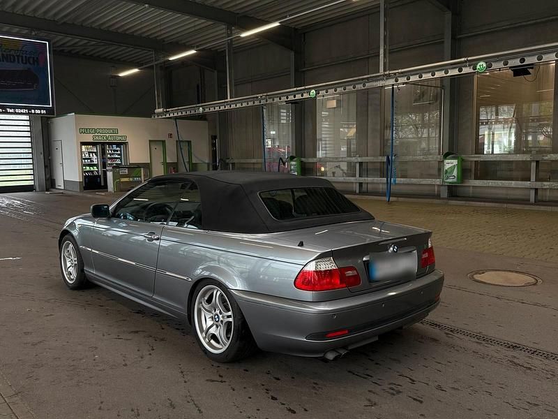 Gebraucht BMW 320 170 PS (125 kW) 2004 Silber Cabrio
