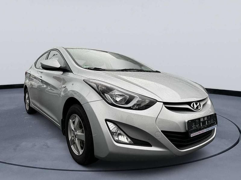 Silber Gebraucht 2015 Hyundai Elantra Limousine | 7.490 € - Bild 1/4