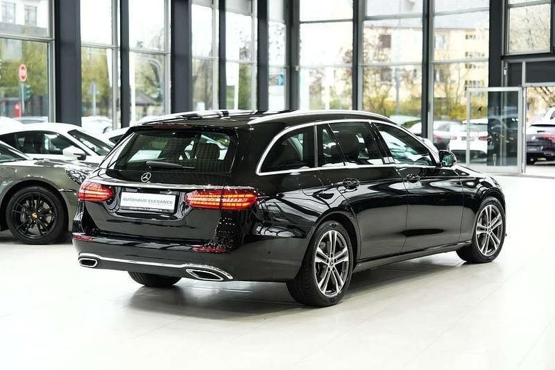 Gebraucht Mercedes E400 330 PS (242 kW) 2022 Schwarz  unilack Kombi