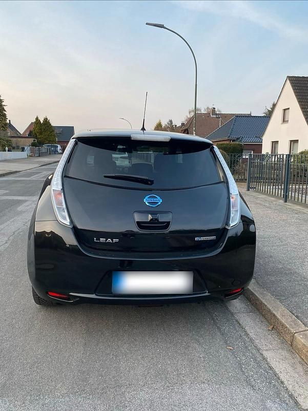Gebraucht Nissan Leaf 110 kW (150 PS) 2018 Schwarz Kleinwagen