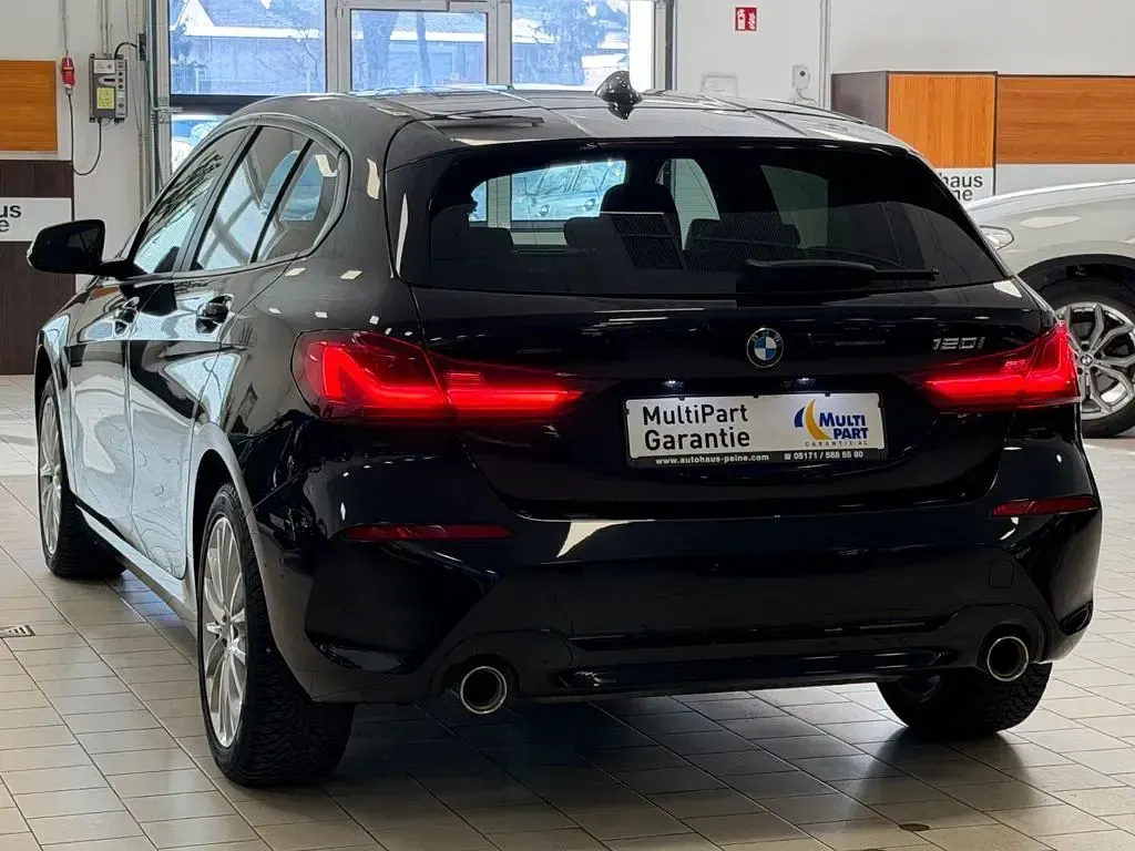 Gebraucht BMW 120 178 PS (130 kW) 2022 Saphirschwarz Limousine