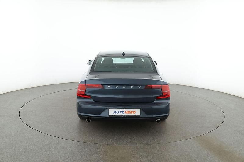 Gebraucht Volvo S90 Momentum 190 PS (139 kW) 2019 Blau Limousine