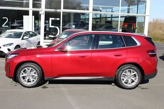 Gebraucht BMW X3 Sport Line 208 PS (152 kW) 2025 Dragon fire rot SUV