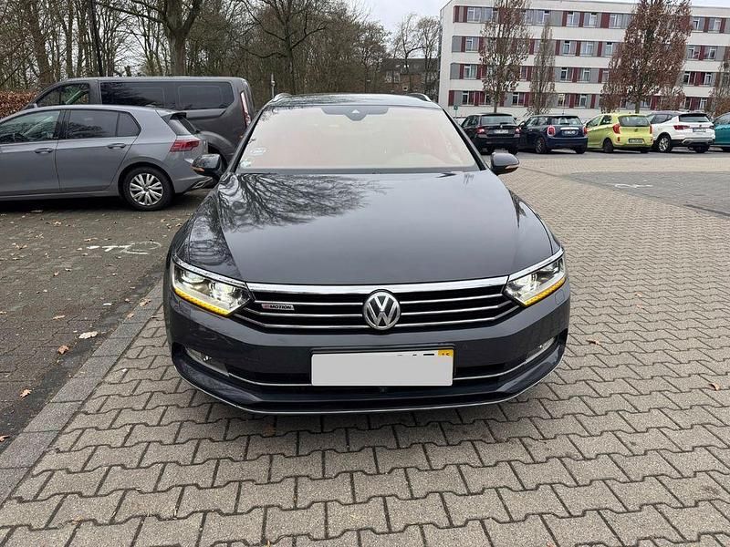 Gebraucht VW Passat Highline 239 PS (175 kW) 2016 Grau Limousine