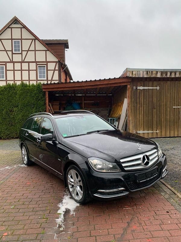 Schwarz Gebraucht 2011 Mercedes C180 Kombi | 5.100 € (Superpreis) - Bild 1/4