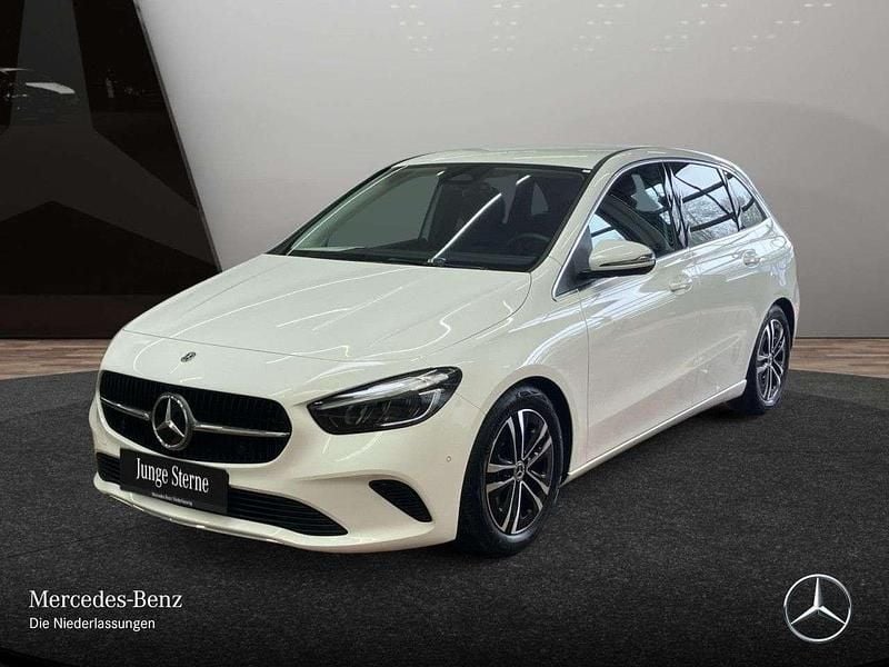 Gebraucht Mercedes B180 Advanced 136 PS (100 kW) 2025 Weiß Van / Kleinbus