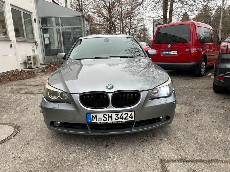 Gebraucht BMW 525 Sport Line 177 PS (130 kW) 2005 Grau Limousine