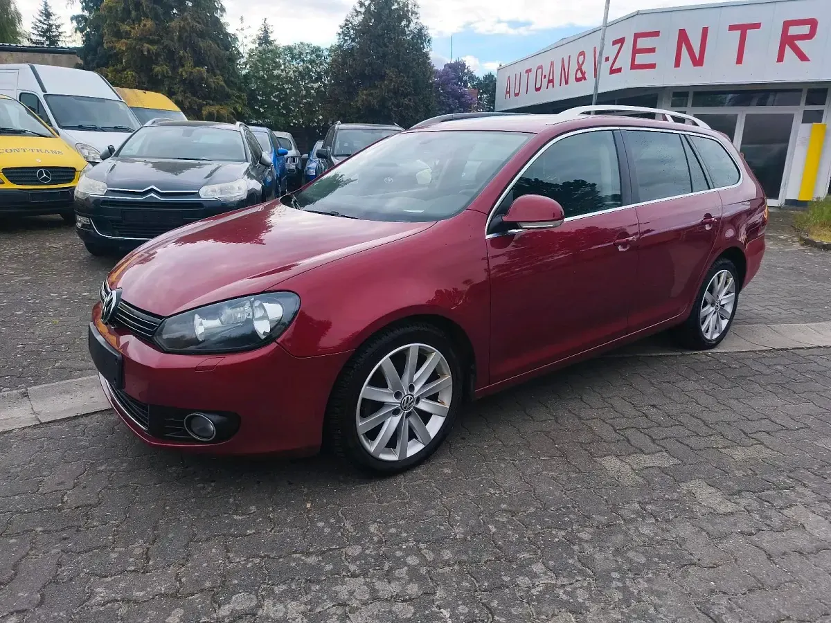 Gebraucht VW Golf VI 102 PS (75 kW) 2010 Rot Kleinwagen