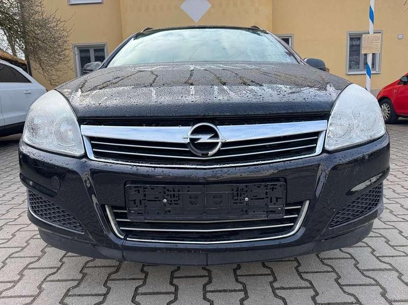 Gebraucht Opel Astra Selection 116 PS (85 kW) 2009 Saphirschwarz mi2 Kombi