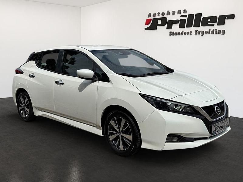 Gebraucht Nissan Leaf Acenta 110 kW (150 PS) 2021 Weiß Kleinwagen