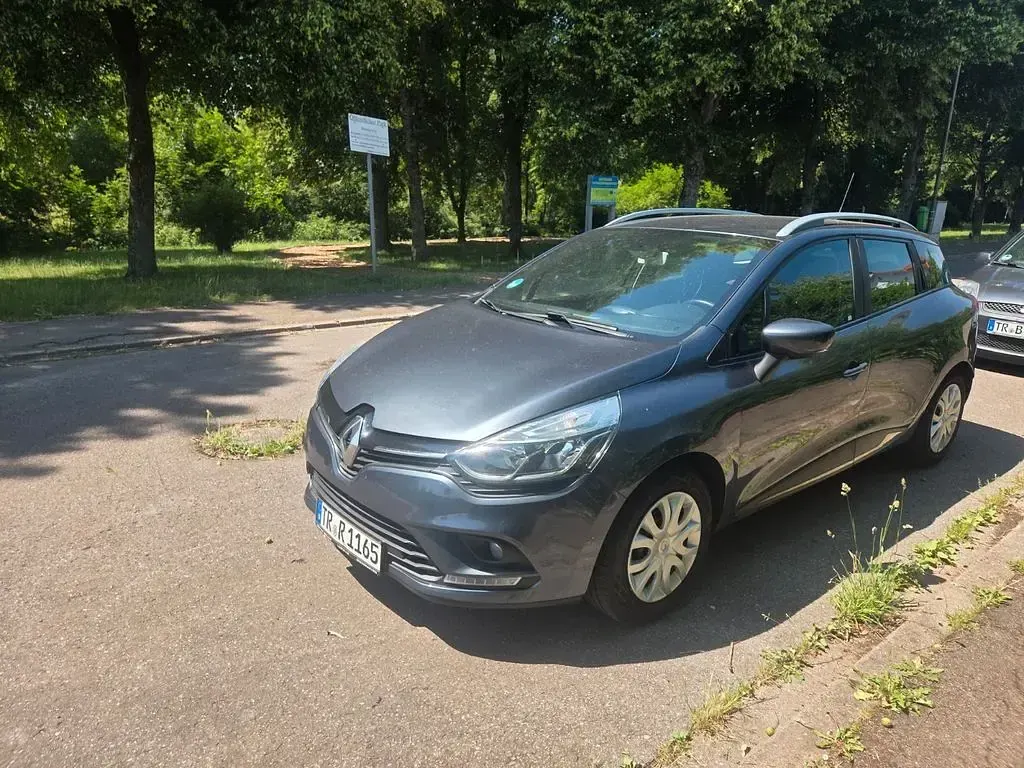 Gebraucht Renault Clio Intens 90 PS (66 kW) 2018 Grau Limousine