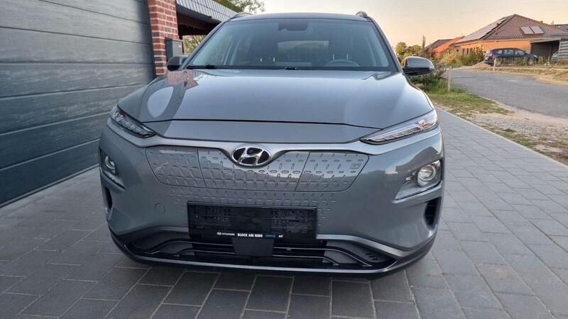 Grau Gebraucht 2020 Hyundai Kona SUV | 19.000 € (Superpreis) - Bild 1/4