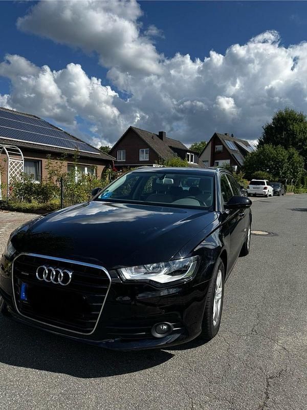 Blau Gebraucht 2013 Audi A6 Kombi | 9.490 € (Guter Preis) - Bild 1/4