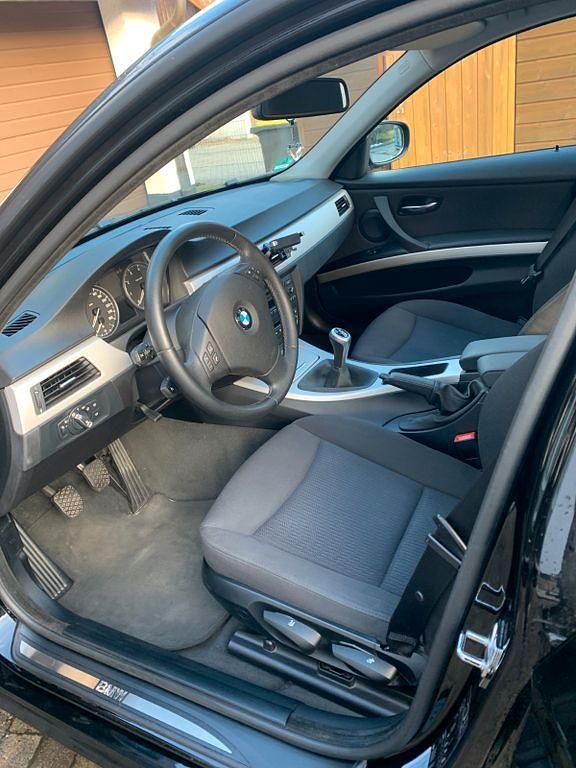 Gebraucht BMW 318 Performance 143 PS (105 kW) 2009 Schwarz Limousine