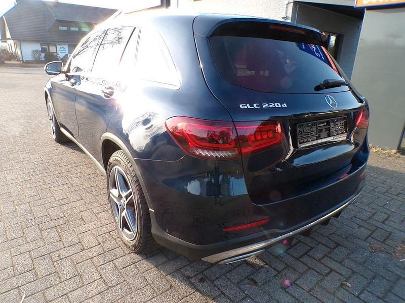 Gebraucht Mercedes GLC220 AMG line 194 PS (142 kW) 2022 Blau SUV