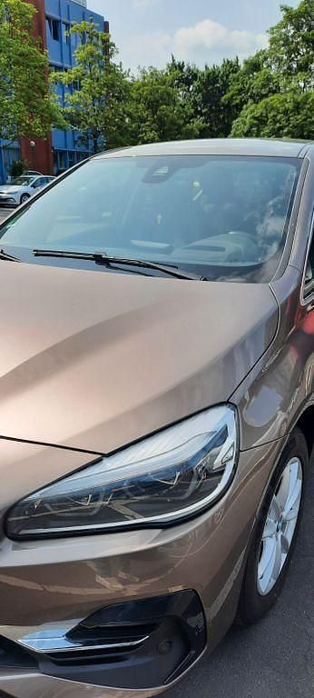 Gold Gebraucht 2018 BMW 220 Active Tourer Luxury Line Van / Kleinbus | 19.990 € (Etwas zu teuer) - Bild 1/4