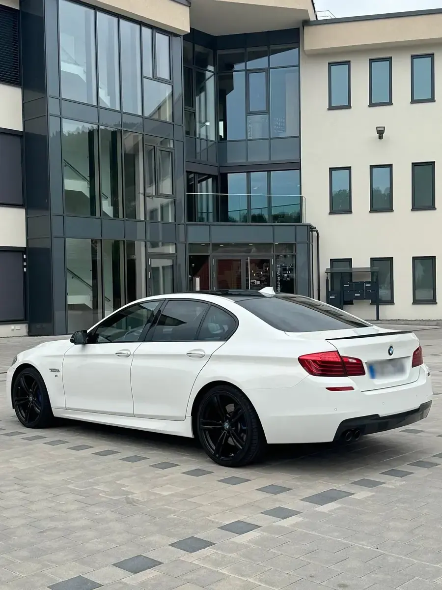 Gebraucht BMW 530 M Sport 258 PS (189 kW) 2014 Weiß Limousine