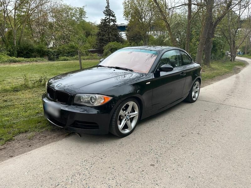Schwarz Gebraucht 2009 BMW 135 Coupé Coupé | 16.499 € - Bild 1/4