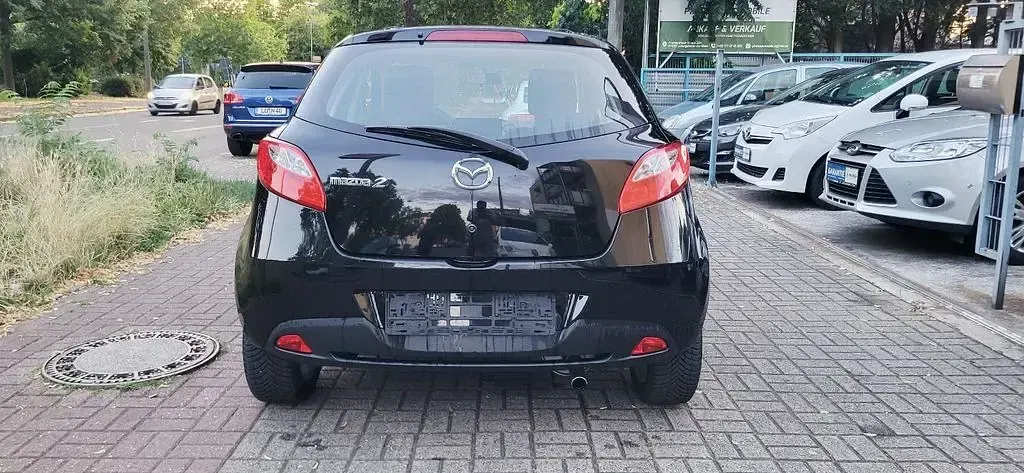 Gebraucht Mazda 2 Independence 75 PS (55 kW) 2009 Schwarz Kleinwagen