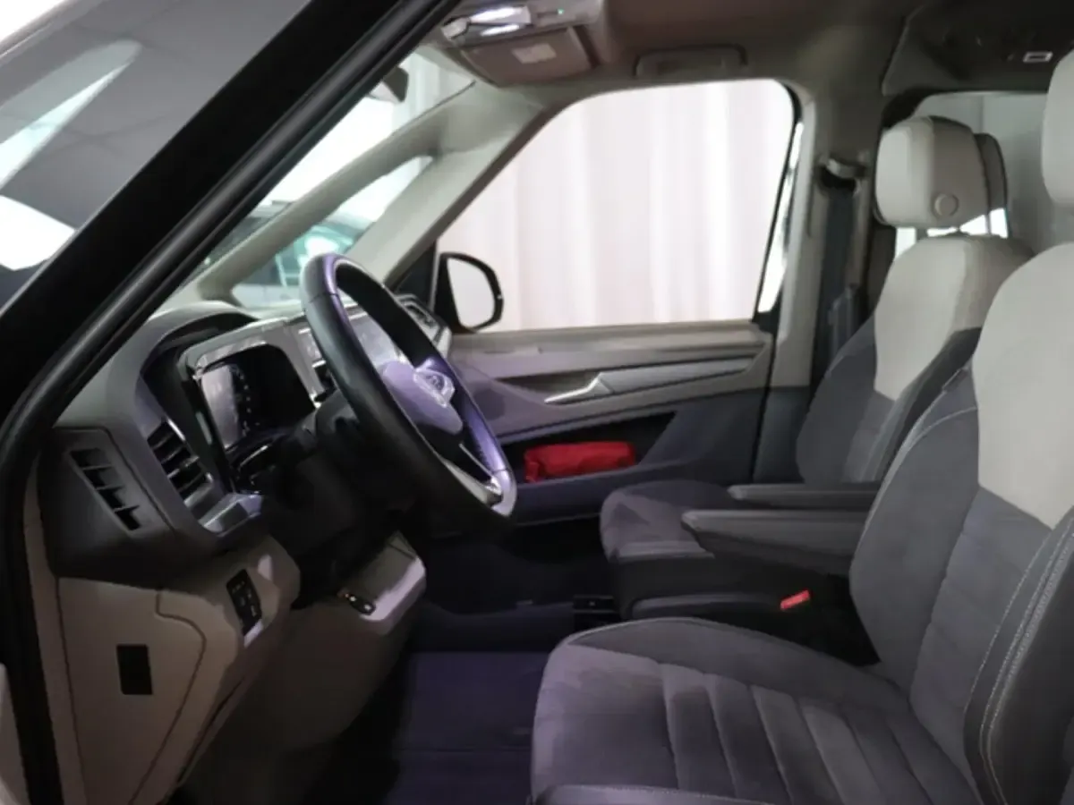 Gebraucht VW Multivan Life 150 PS (110 kW) 2025 Van / Kleinbus