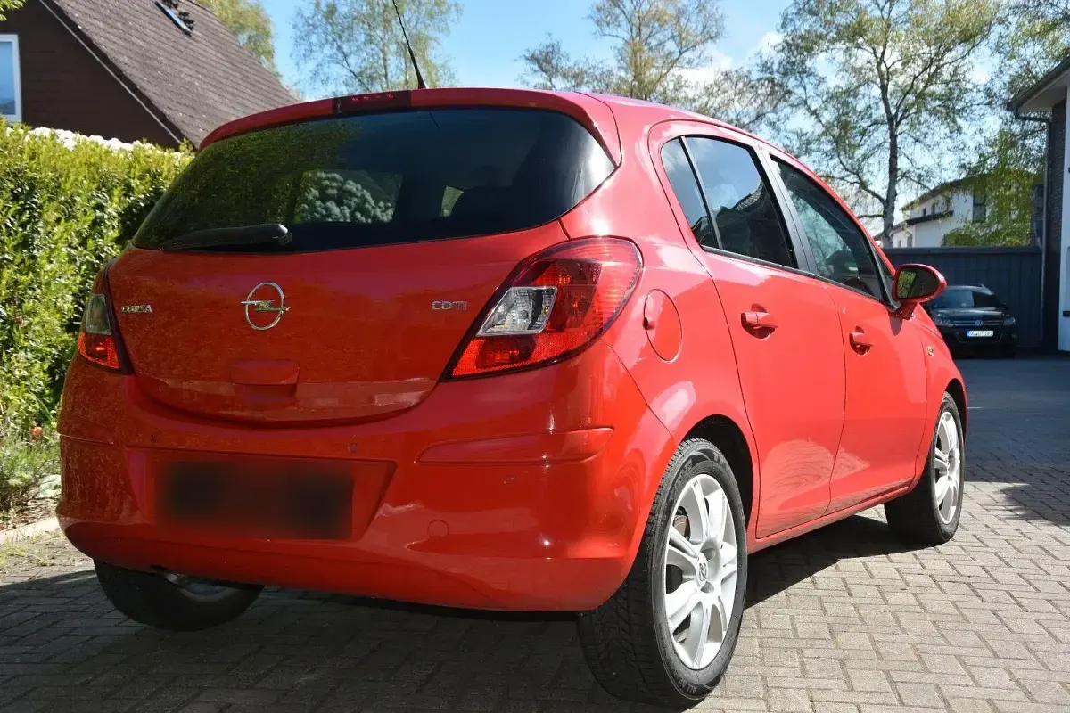 Gebraucht Opel Corsa Innovation 90 PS (66 kW) 2009 Rot Kleinwagen